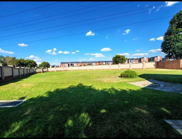 3 BEDROOM HOUSE FOR SALE IN ECO PARK ESTATE